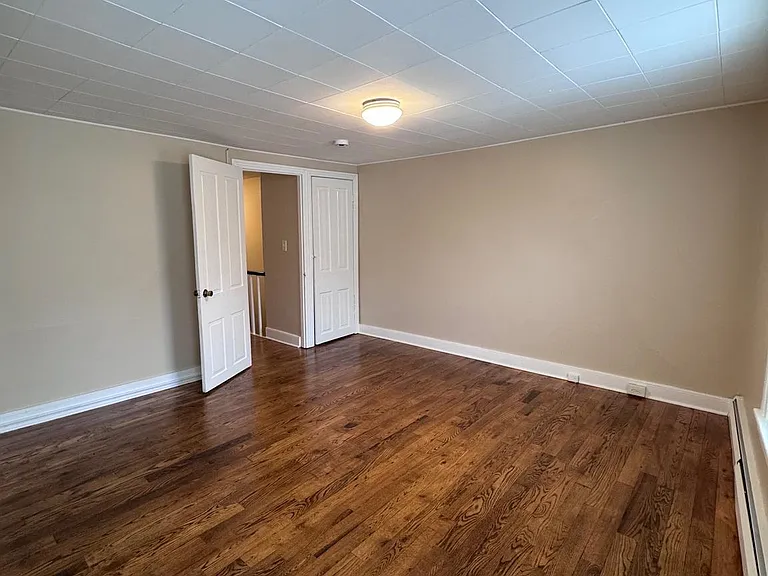 105 W Union St — Photo 4