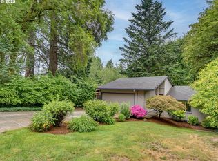 9525 SW 8th Dr, Portland, OR 97219