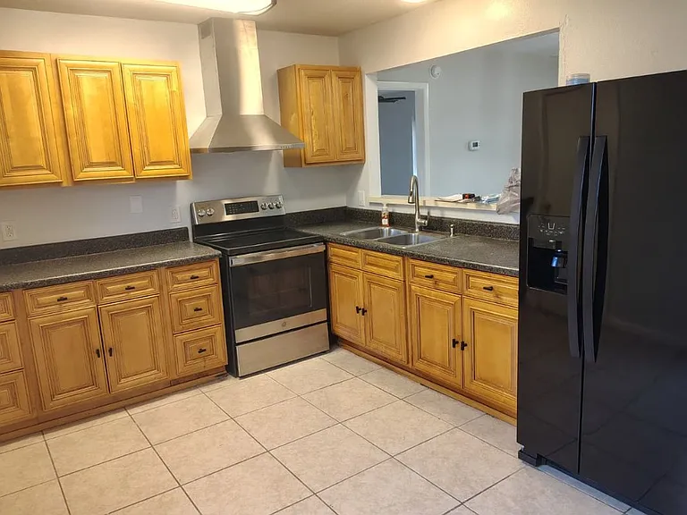437 Short Dr — Photo 4