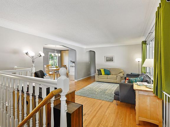 3rd image of 3542 Polk St NE