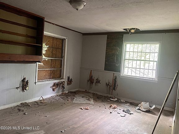 5th image of 2480 Paden St