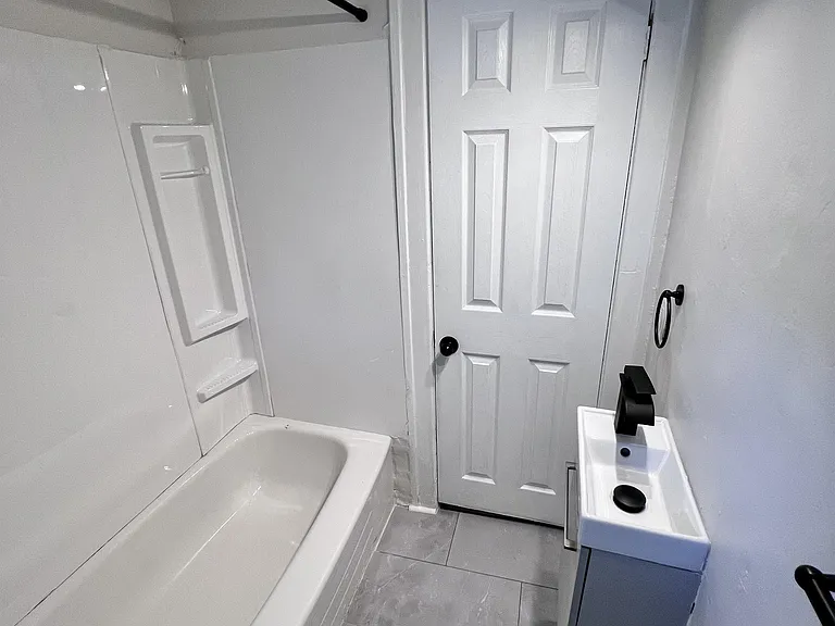2236 Ontario St #4 — Photo 7