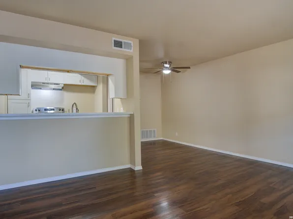 8702 Village #814, San Antonio, TX 78217