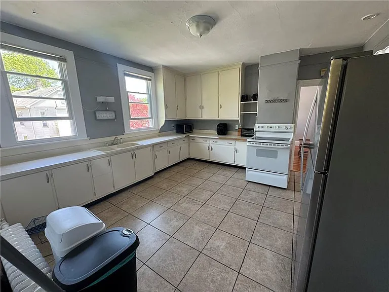 60 Berkeley Ave #2 — Photo 5