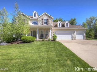 2875 S Saddle Ridge Ct NE, Rockford, MI