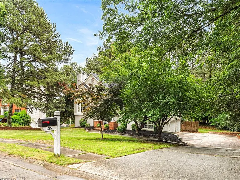105 Leyland Ct — Photo 24