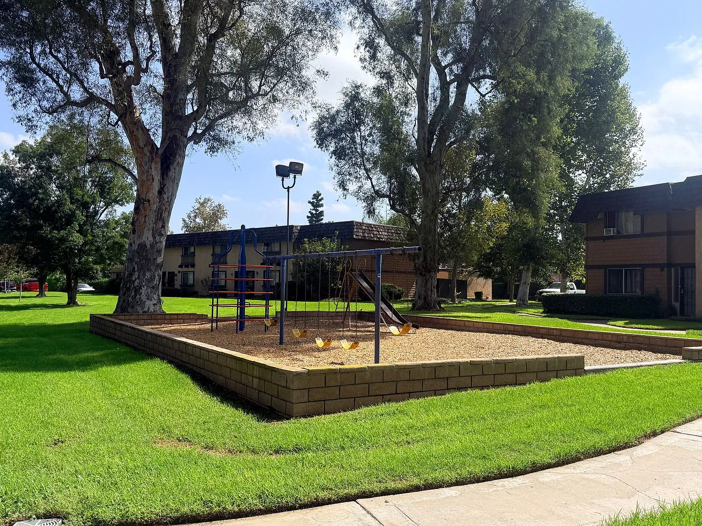 Don't miss this opportunity to live in one of Riverside's most convenient locations near the Gall... — Photo 3
