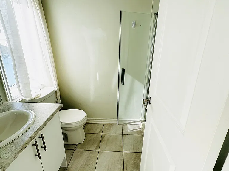 783 Kootenay Path — Photo 35