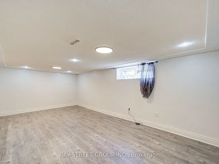 1421 Old Green Ln — Photo 44