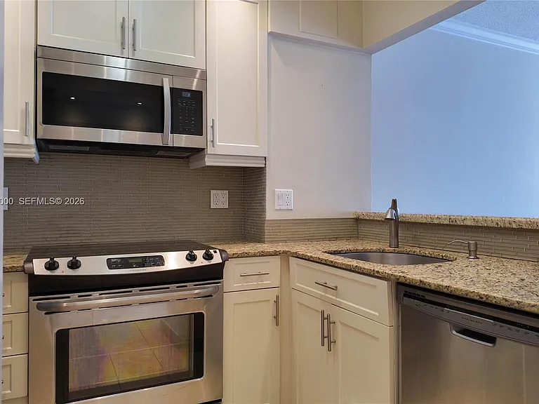 1965 S Ocean Dr #9L — Photo 11