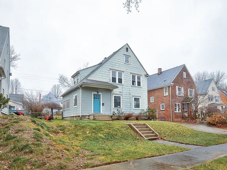 366 N Firestone Blvd — Photo 2