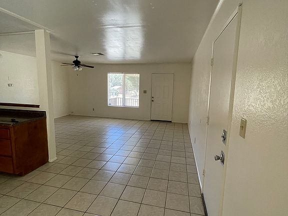 4th image of 11606 Rosewood Ave #B