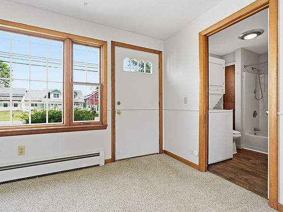 5th image of 71 Chestnut St