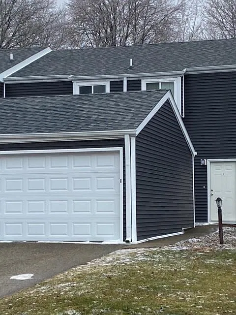 2 bed, 1.5 bath, 1000 sqft, $1,400 — Photo 4