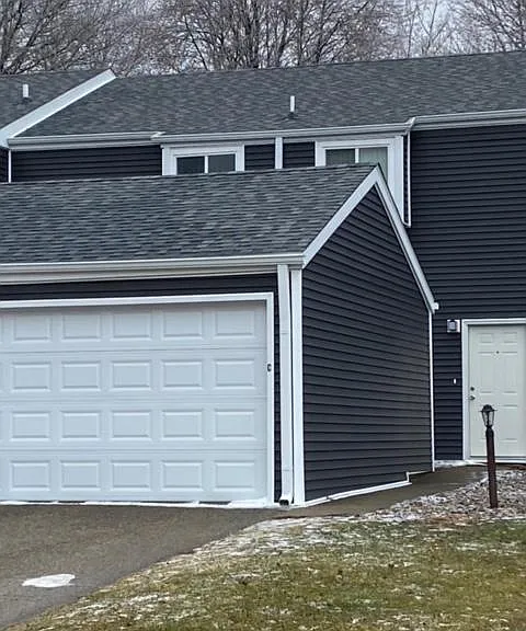 805 Hartwell Dr — Photo 4