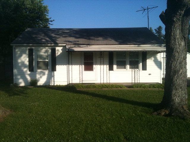 1st image of 4913 Graham Ln