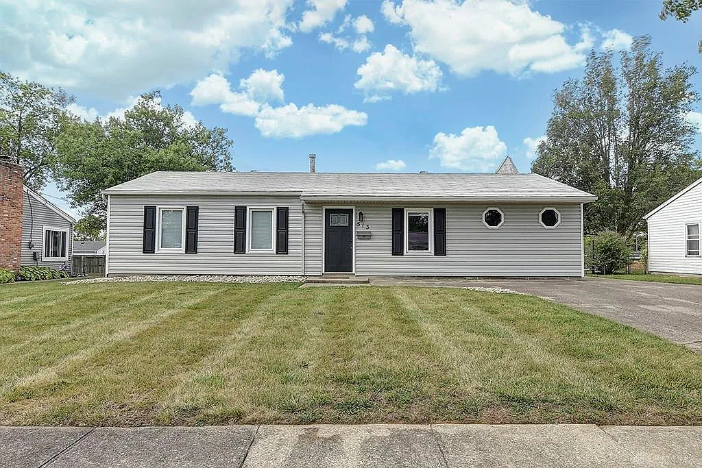 3 bed, 1.0 bath, 1200 sqft, $1,895 — Photo 2