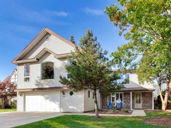 1000 E Ardyce Ln, Mount Prospect, IL 60056