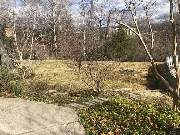 3rd image of 1926 Canterbury Ct APT 104