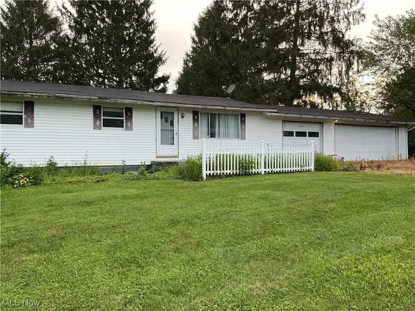 2115 Creedmoor Dr, Zanesville, OH 43701