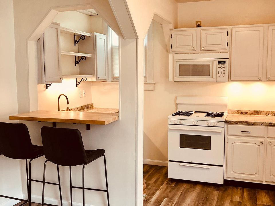 Newly remodeled kitchen, dining area