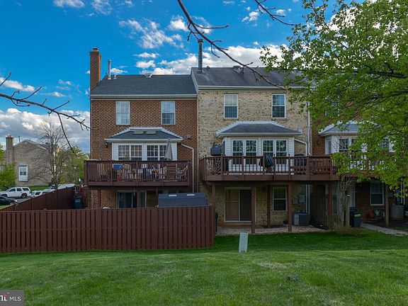 5th image of 21086 Gladstone Dr