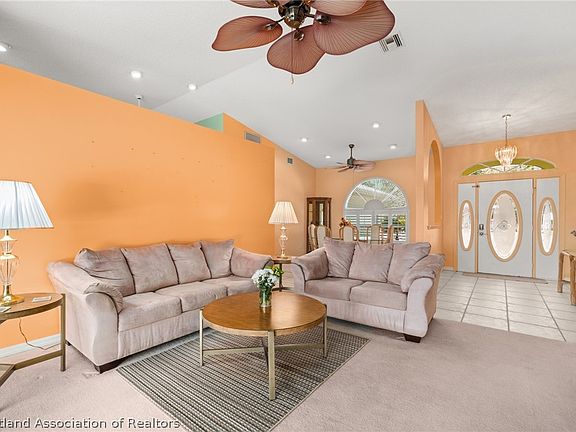 4th image of 3288 Popinjay Ave
