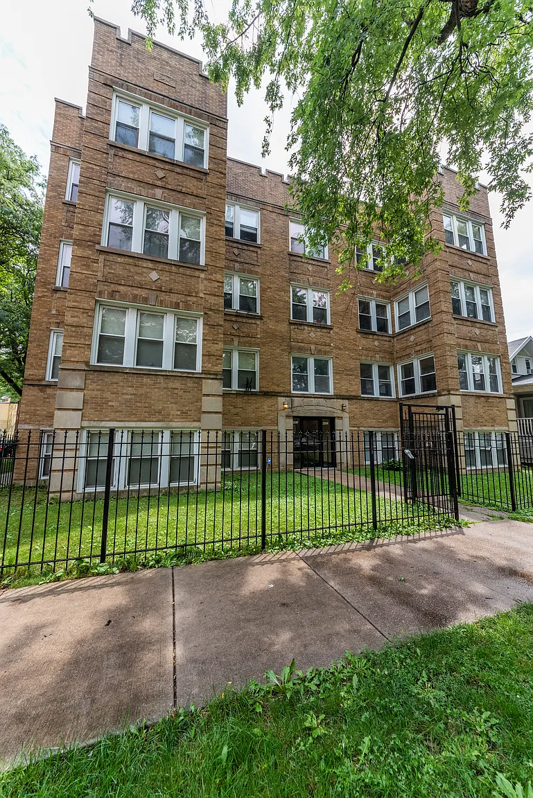 4853 N Springfield Ave APT 3 photo 1