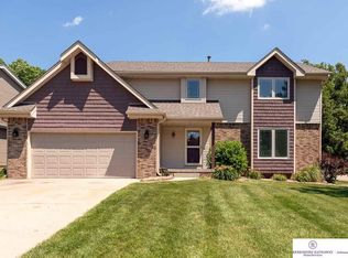 15508 Summerwood Dr, Omaha, NE 68137