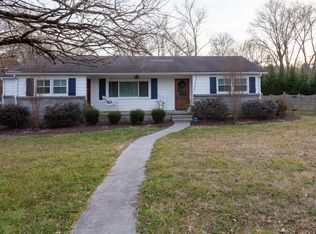 7004 Hampshire Dr, Knoxville, TN 37909