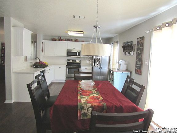 3rd image of 247 Spruce Breeze