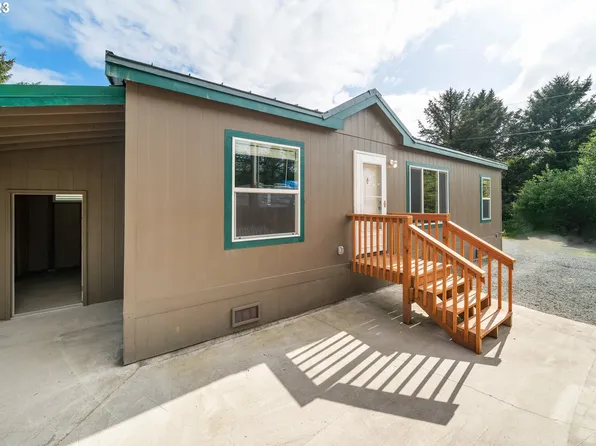 936 S Beacon St, Rockaway Beach, OR 97136