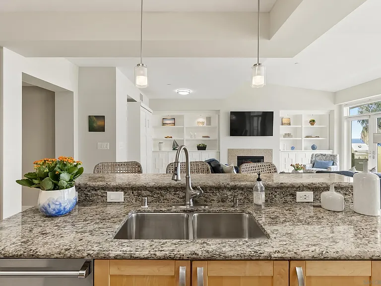 5420 La Jolla Blvd #B302 — Photo 10