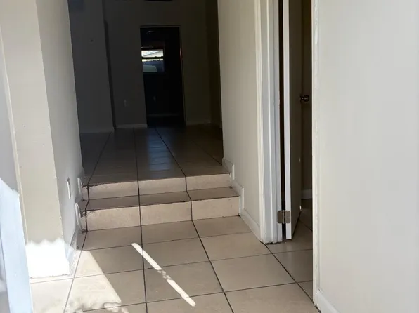 1382 NW 27th St, Miami, FL 33142