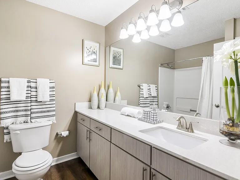 Crossgates Apartment Homes — Photo 9
