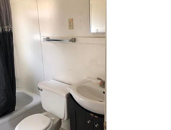 3rd image of 489 Orchard Ave