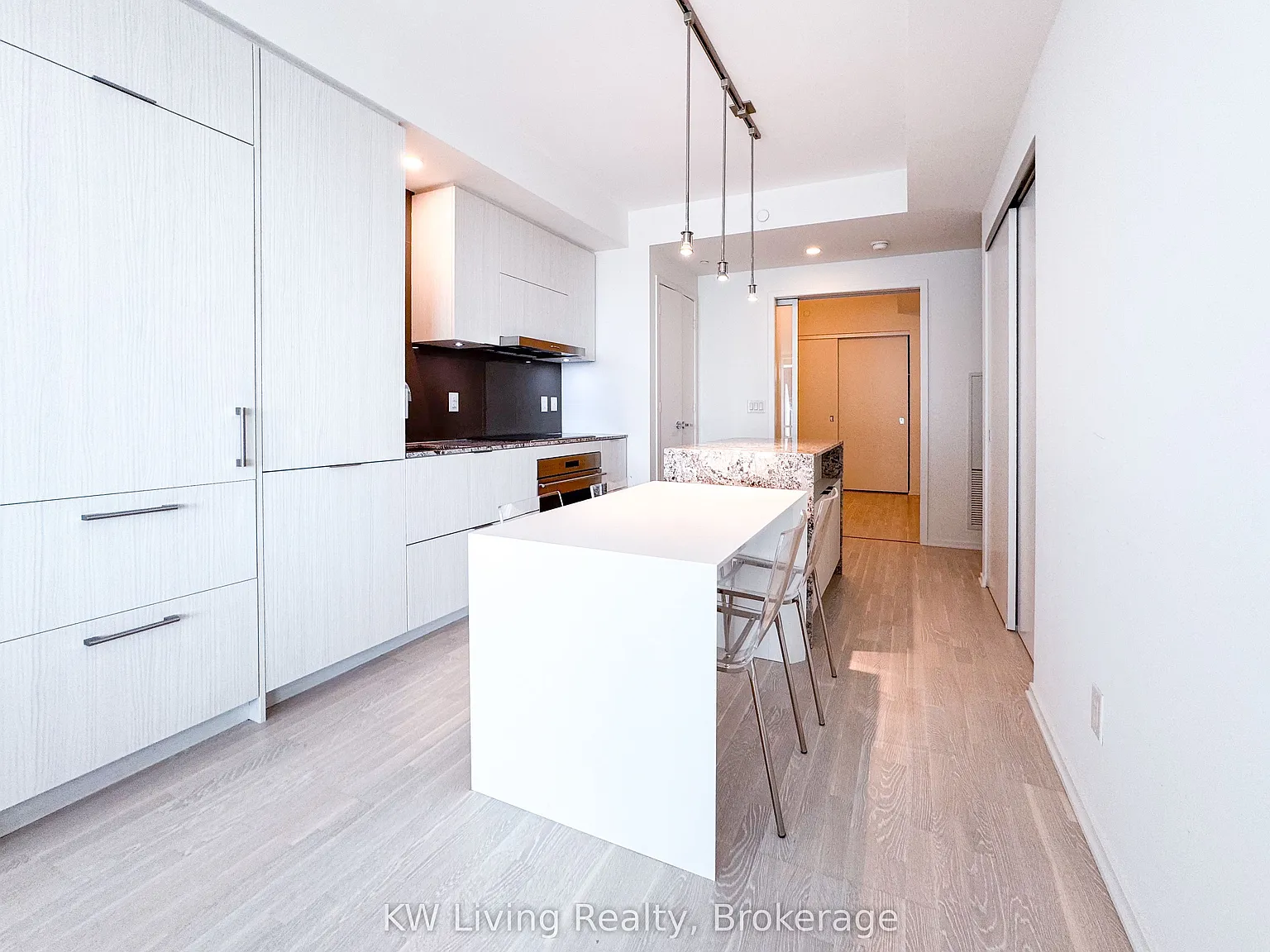 1 Bloor — Photo 2