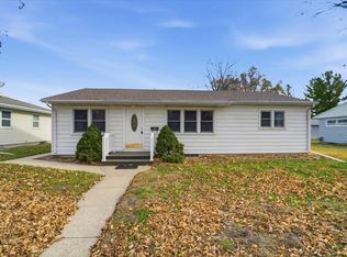 721 4th St SE, Waverly, IA 50677
