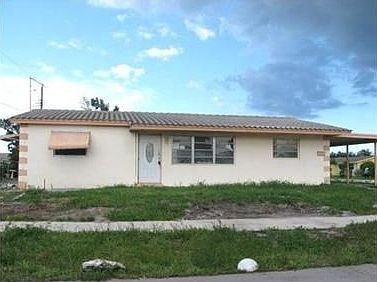 1st image of 4000 NE 4th Ave