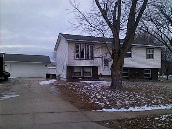 1st image of 108 Paine St SE