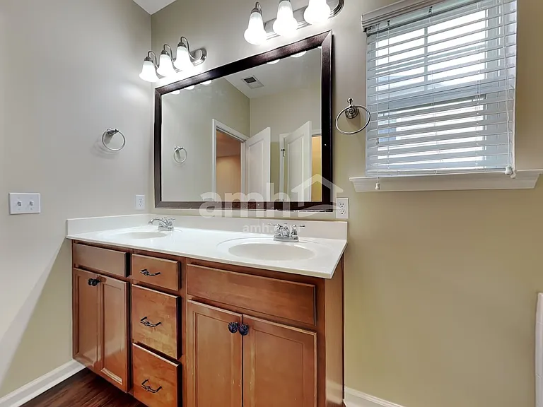 498 Stonebridge Cir — Photo 13
