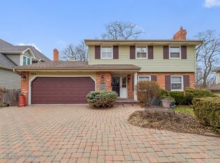 214 Middaugh Rd, Clarendon Hills, IL 60514