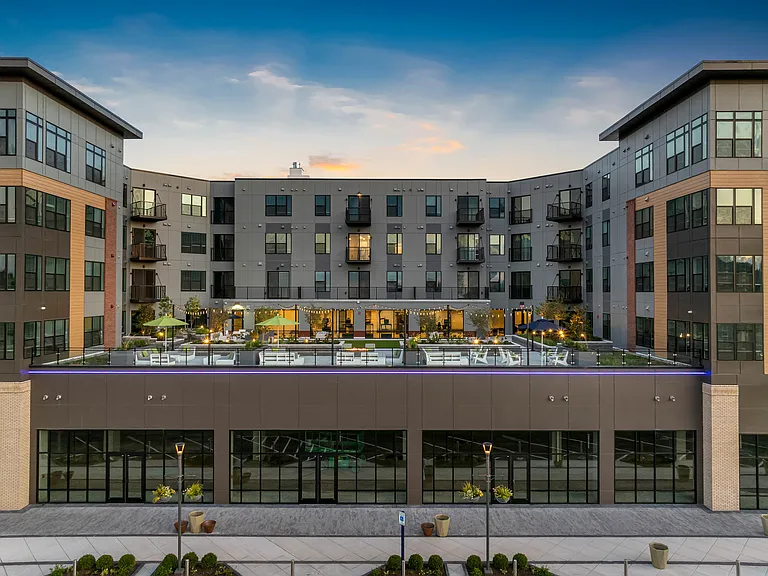 The James at Springline — Photo 19