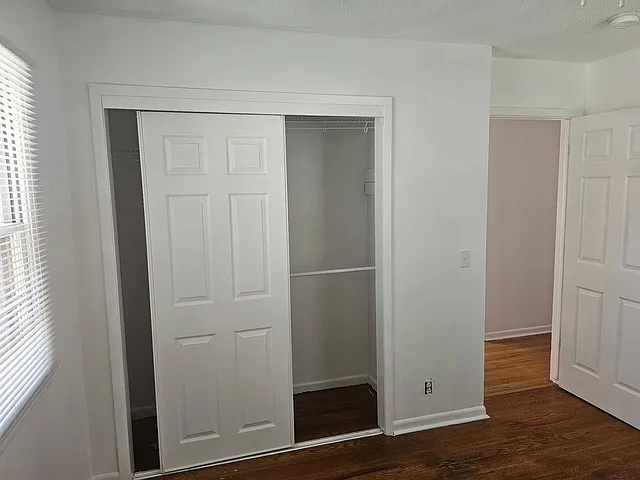 206 NE Sherman Dr — Photo 8