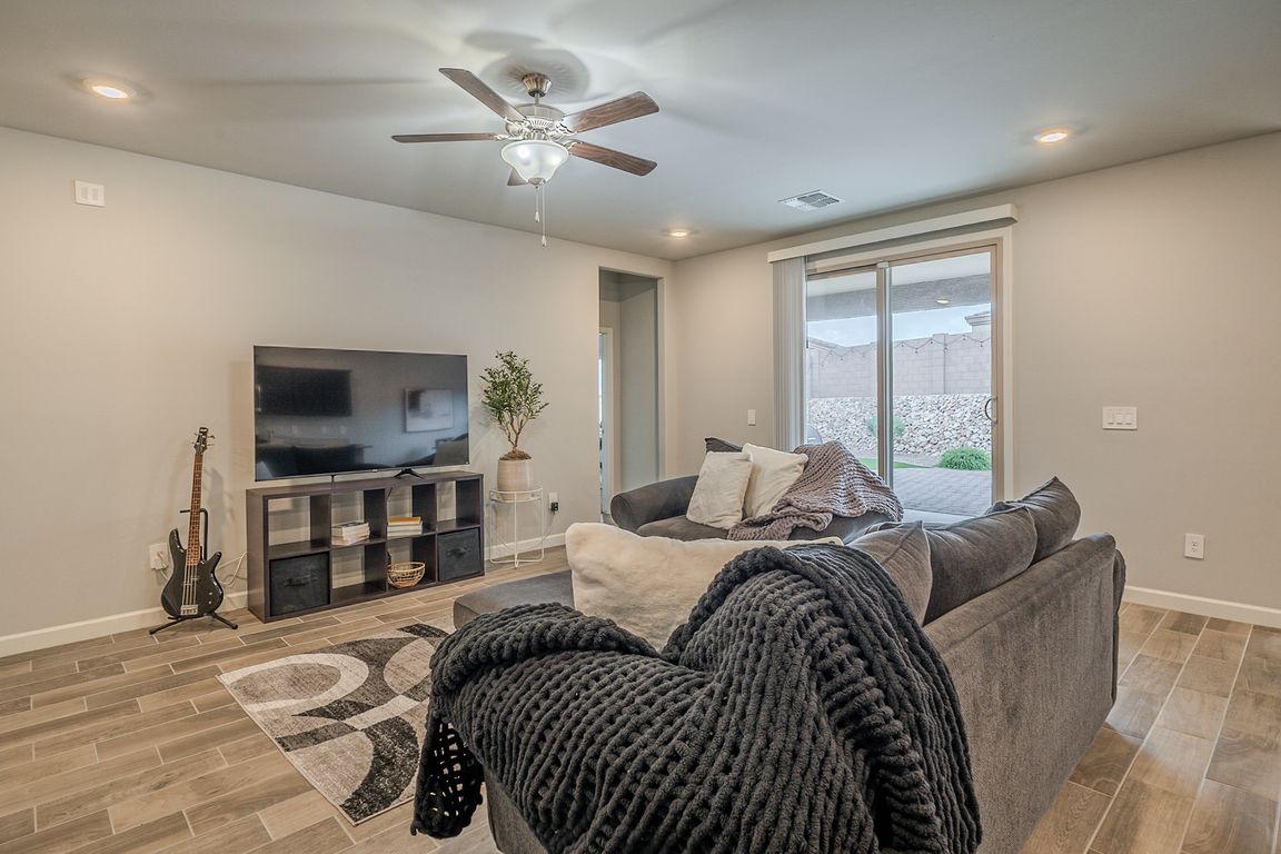 next background image