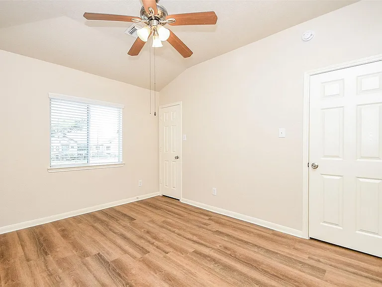 13111 Rippling Creek Ln — Photo 42