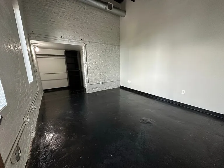 520 Seneca St — Photo 17