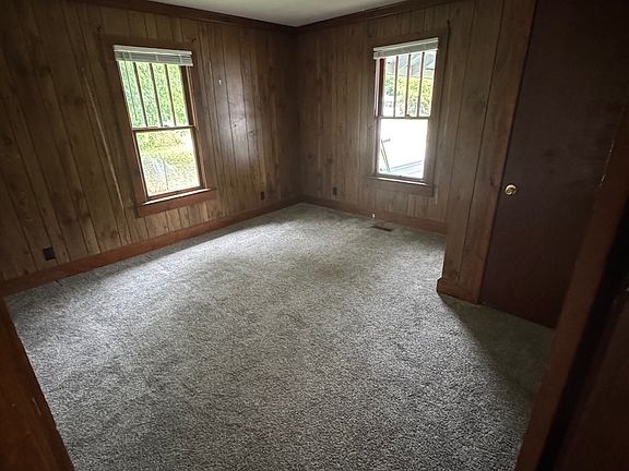 3rd image of 1613 Ash St
