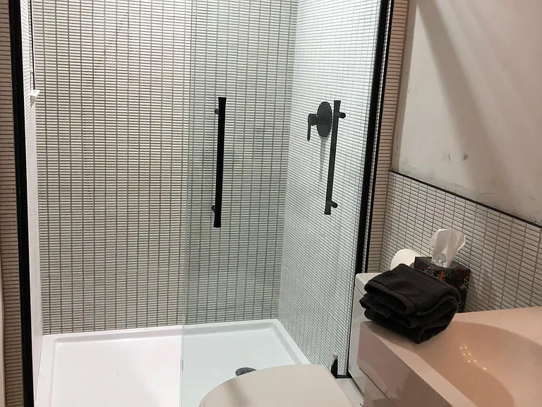 588 W Hawthorne Pl #8 — Photo 17
