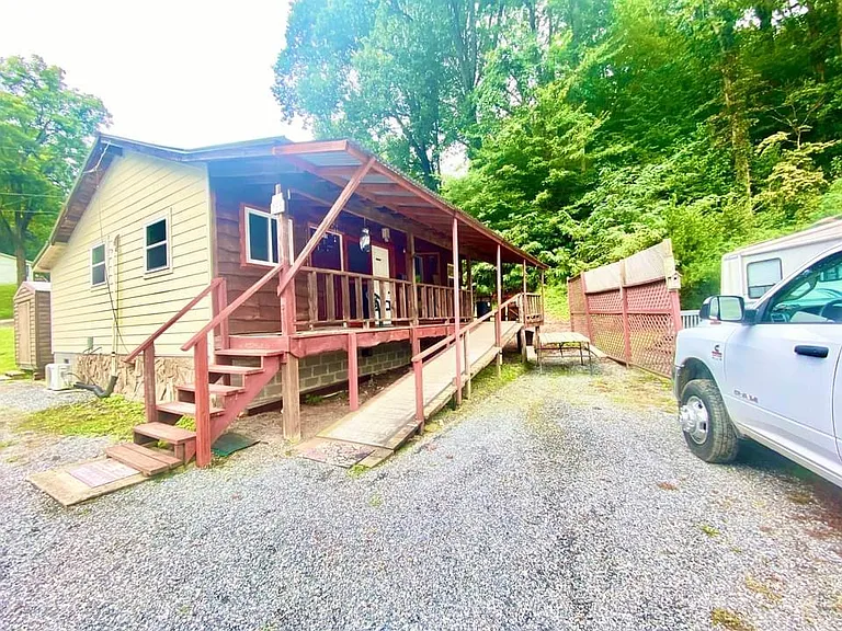 282 Tunnel Mountain Rd #2 — Photo 2